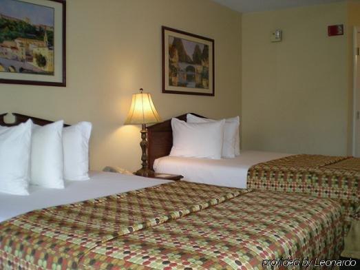 Baymont By Wyndham Elkhart Otel Oda fotoğraf